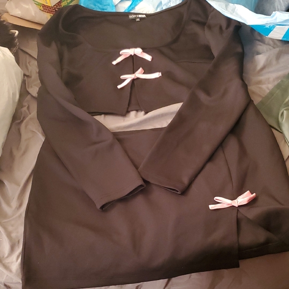 Fashion Nova Dresses & Skirts - Fashion Nova Black With Pink Bows Skirt Set With Crop Top Size 1x Nwot